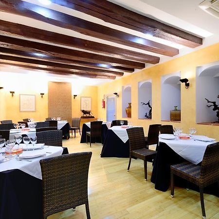 Hotel Ahc Palacio Coria Luaran gambar