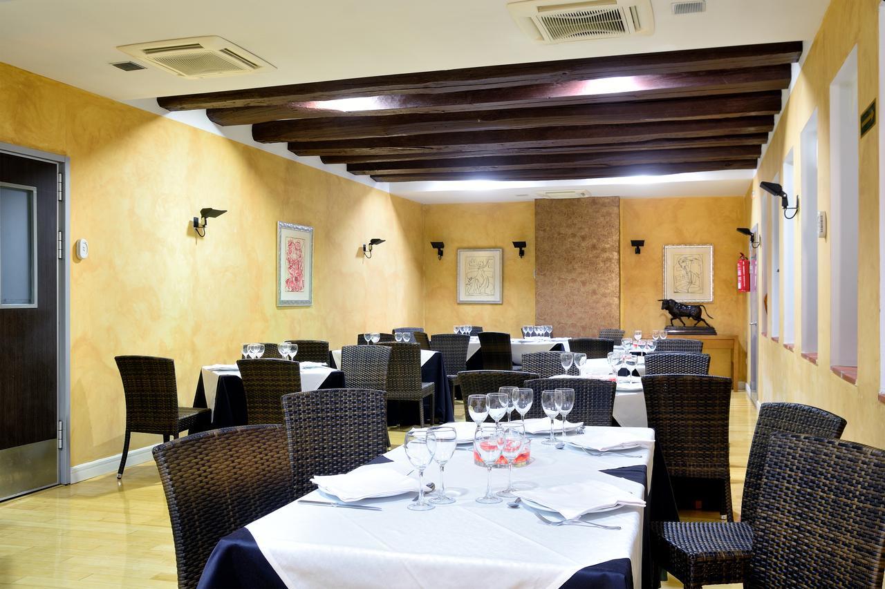 Hotel Ahc Palacio Coria Luaran gambar
