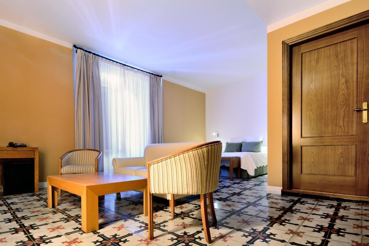 Hotel Ahc Palacio Coria Luaran gambar