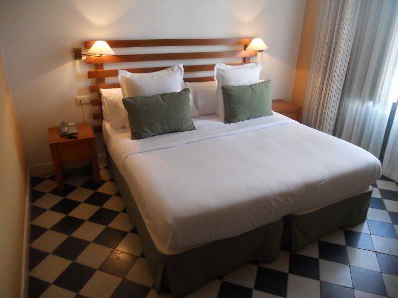 Hotel Ahc Palacio Coria Luaran gambar